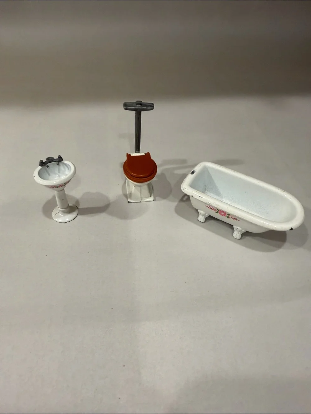 Vintage 1980 Mattel Littles Metal Dollhouse Bathroom Pieces Tub Toilet Sink